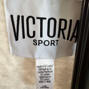 Victoria Sport Elegant Colorblock Crew Neck Sweater - Gray and Tan